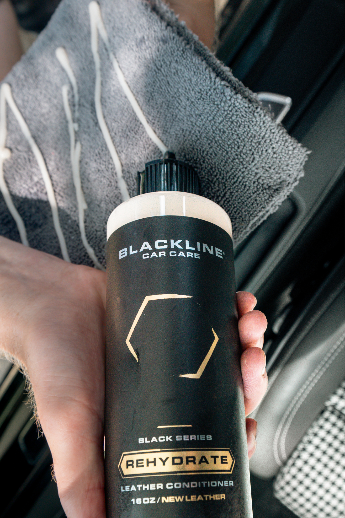 ACONDICIONADOR DE CUERO REHYDRATE BLACKLINE®