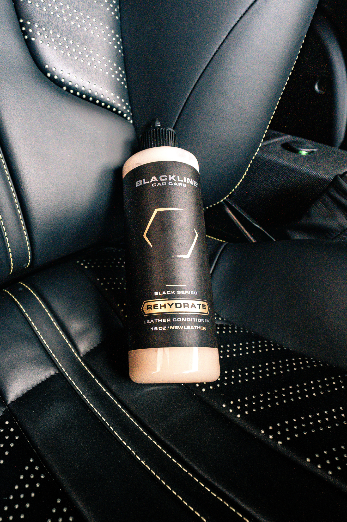 ACONDICIONADOR DE CUERO REHYDRATE BLACKLINE®