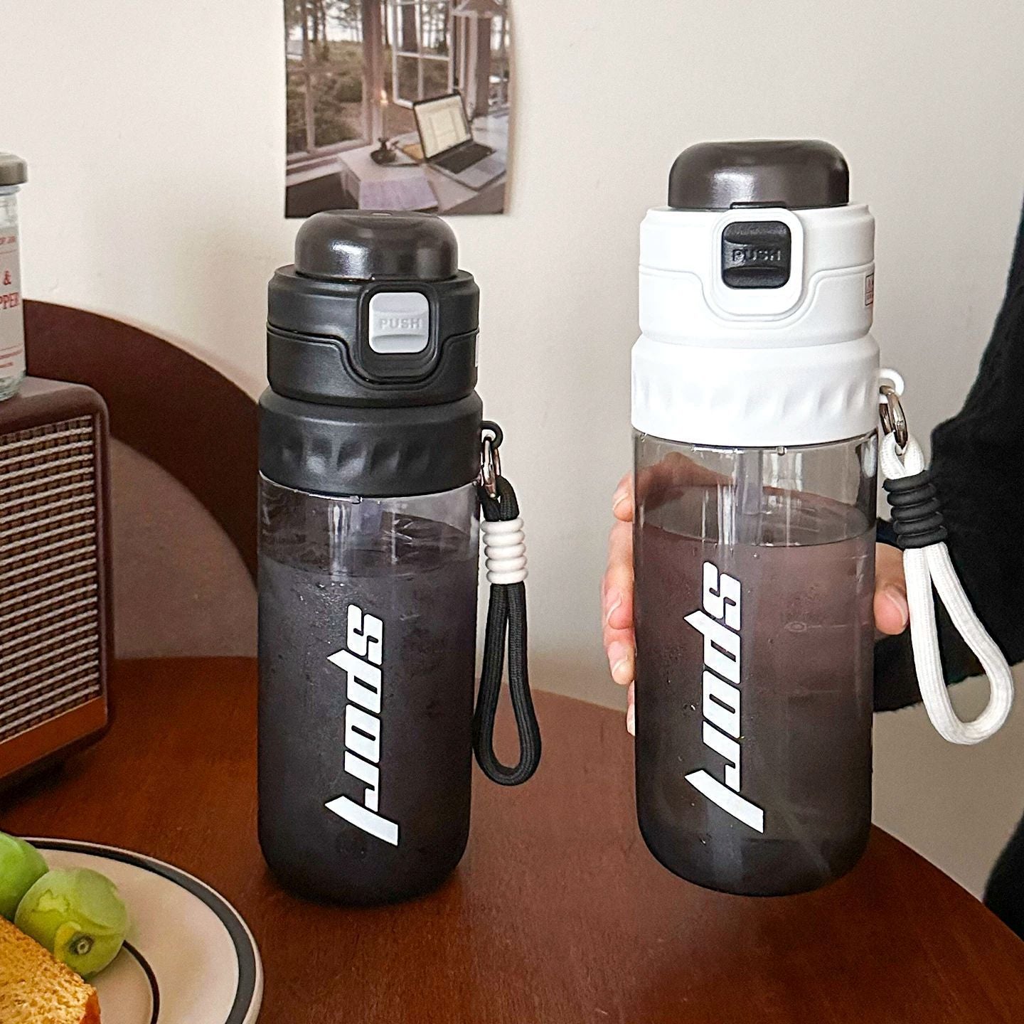 Creative Dual Spray Drinking Cup with Scale
